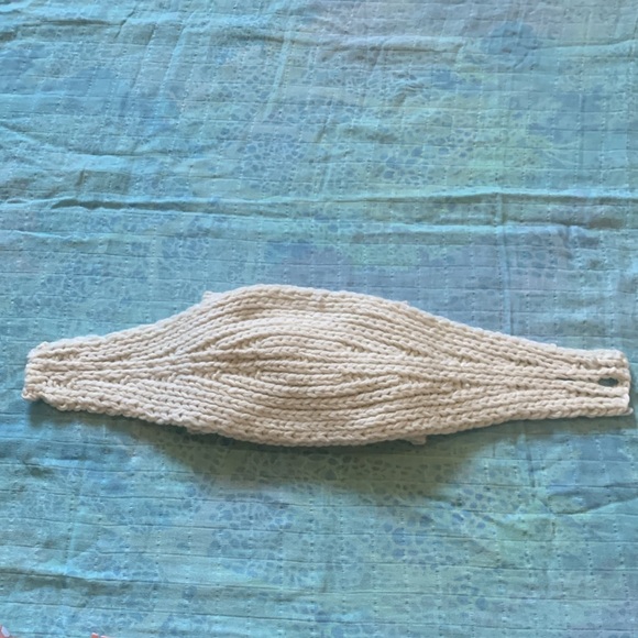 Francesca's White Knitted Bow Tie with Pearls Winter Headband Back Button - Picture 5 of 6